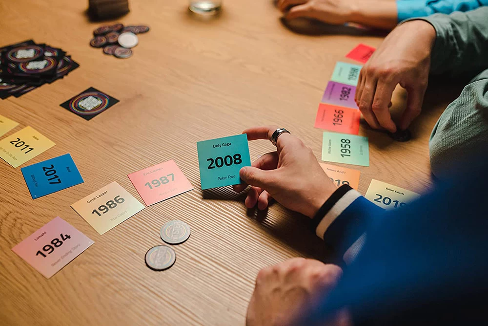 Hitster - Jeu Musical (Multilingue) 2 Hitster - Jeu Musical (Multilingue) – Image 2