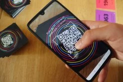 Hitster - Jeu Musical (Multilingue) 7 Hitster - Jeu Musical (Multilingue) -Plateau Jeux Magasin hitster jeu musical multilingue 2